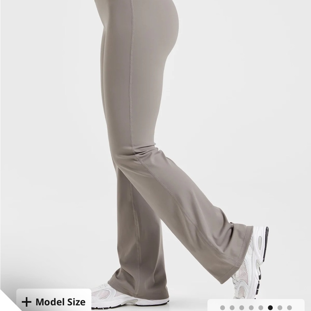 Sculpt Wrap Flared Leggings - Picture 4 of 4